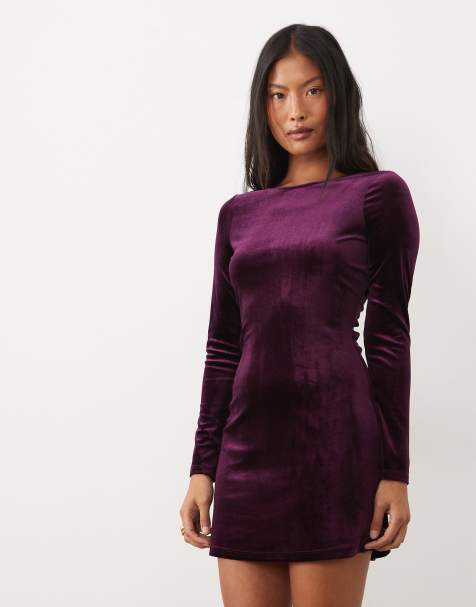 Nobody's Child Petite - Vestido mini de terciopelo con cuello barco en morado oscuro - view 1