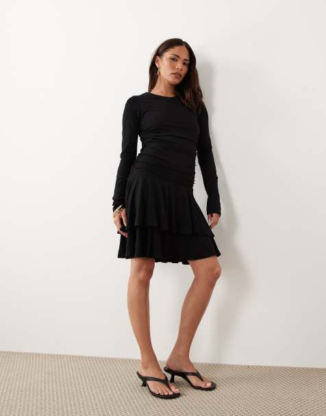 Nobody's Child Petite - Yuki - Vestido corto negro con cuello redondo, cintura baja y detalle fruncido - view 1