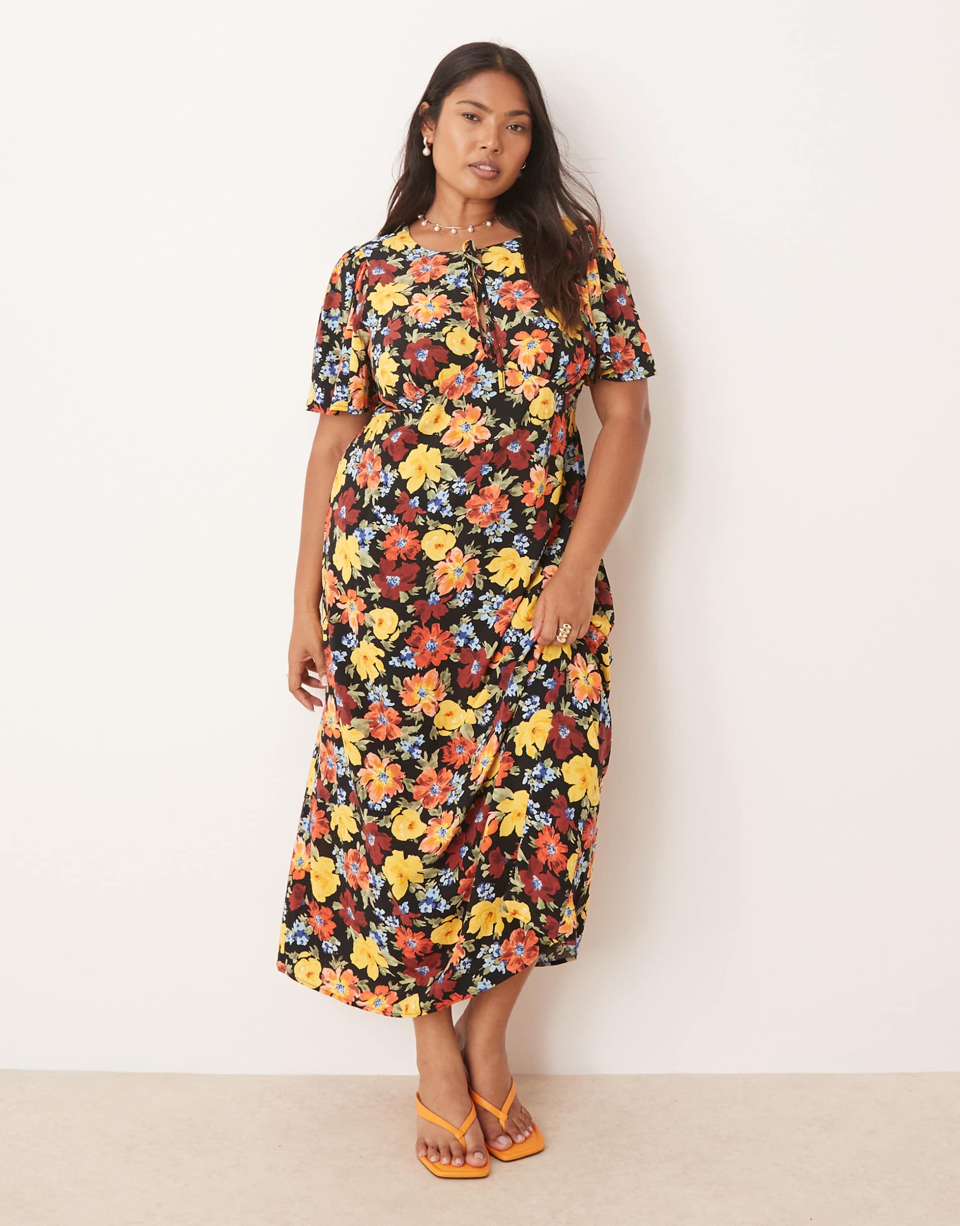 nobody's child plus anna flutter sleeve midi dress in bright floral