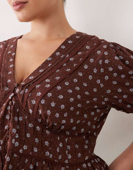 Nobody's Child Plus - Blusa marrón con estampado floral, cuello de pico y mangas abullonadas, 3 de 4