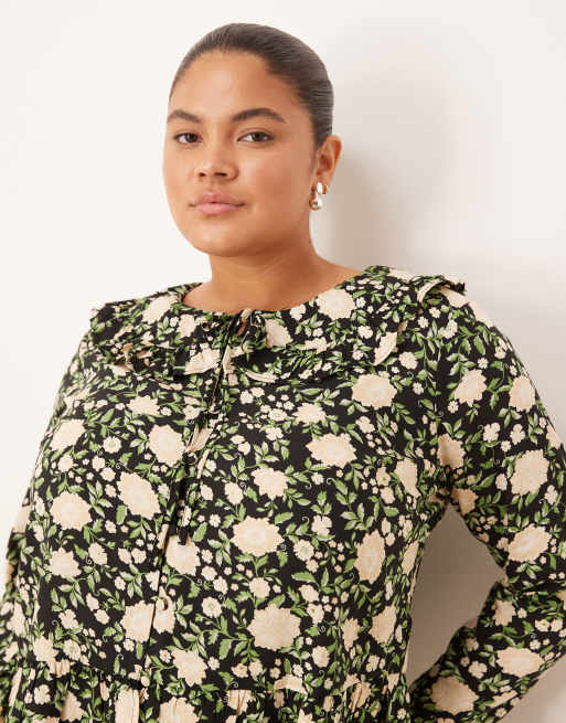 Nobody's Child Plus Britney ruffle collar blouse in black floral, 3 of 4