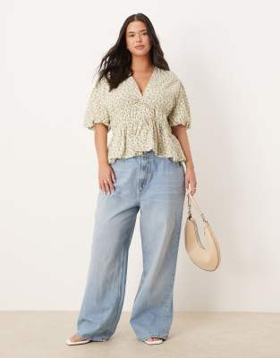 Nobody's Child Plus Cordellia Puff Sleeve Crop Top