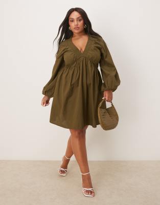 Nobody's Child Plus - Irene - Boho-Minikleid in Khaki mit Ballonärmeln-Grün
