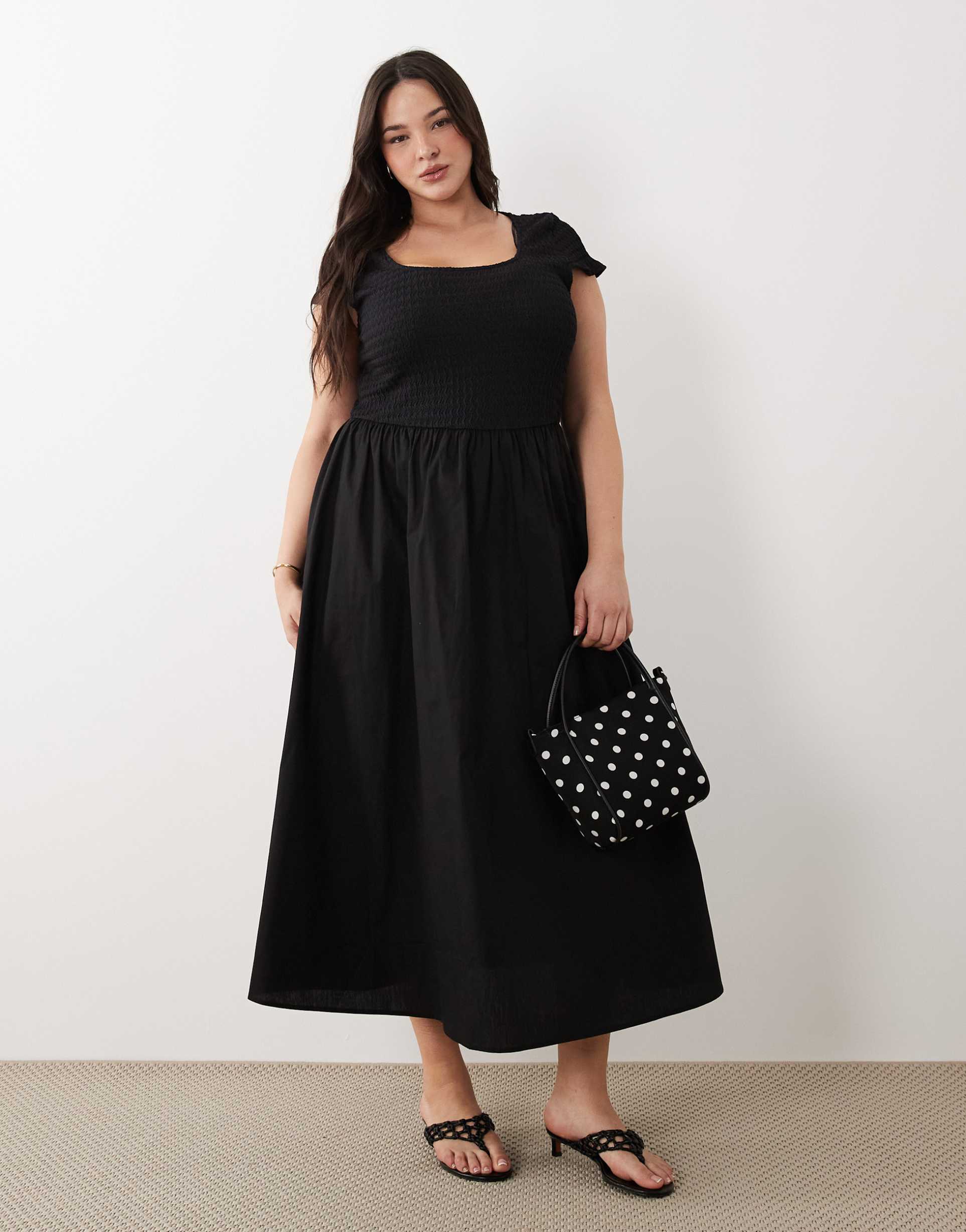 nobody's child plus jersey scoop neck short sleeve shirred bodice midi dress in black