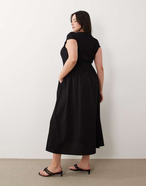 Nobody's Child Plus jersey scoop neck short sleeve shirred bodice midi dress  in black | ASOS