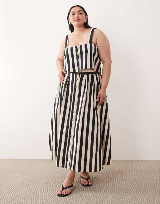 Nobody's Child Plus linen blend square neck button placket top co-ord in bold mono stripe, 2 of 4
