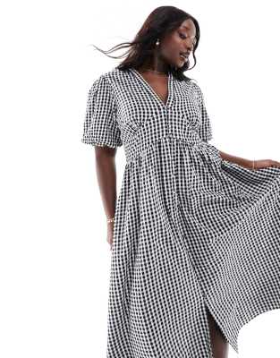 Nobody’s Child Plus Starlight puff sleeve midi dress in black and white gingham