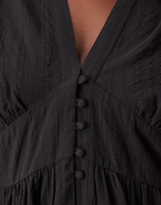 Nobody's Child Plus Starlight seersucker midi dress in black, 4 of 4