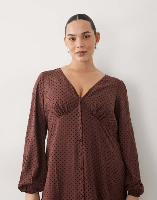 Nobody's Child Plus v neck balloon sleeve button front midi dress in brown polka dot, 2 of 4