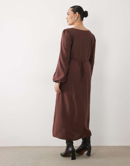 Nobody's Child Plus v neck balloon sleeve button front midi dress in brown polka dot, 4 of 4