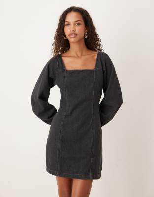 Nobody's Child - Porth - Minikleid aus schwarzem Denim mit eckigem Ausschnitt