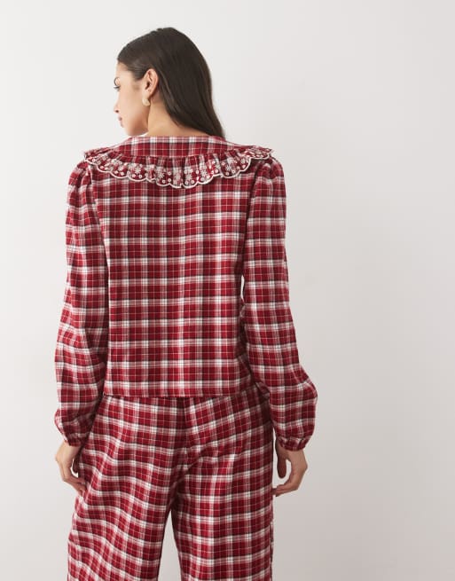 Nobody's Child pyjamasblus i set med volangkrage och broderad kant i borstad röd gingham, 4 av 4
