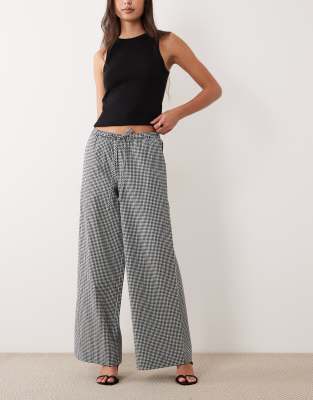 Nobody's Child Reese Drawstring Gingham Pants In Gray