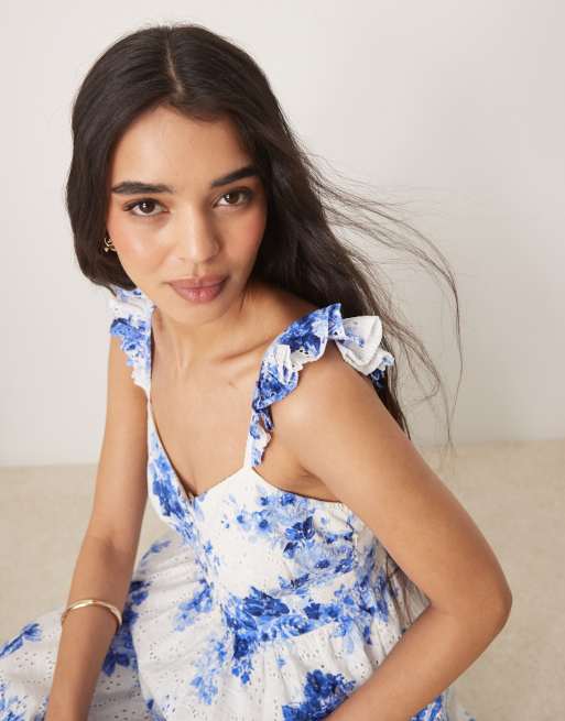Nobody's Child Rhys flutter sleeve tiered midi dress in white blue floral, 3 of 4