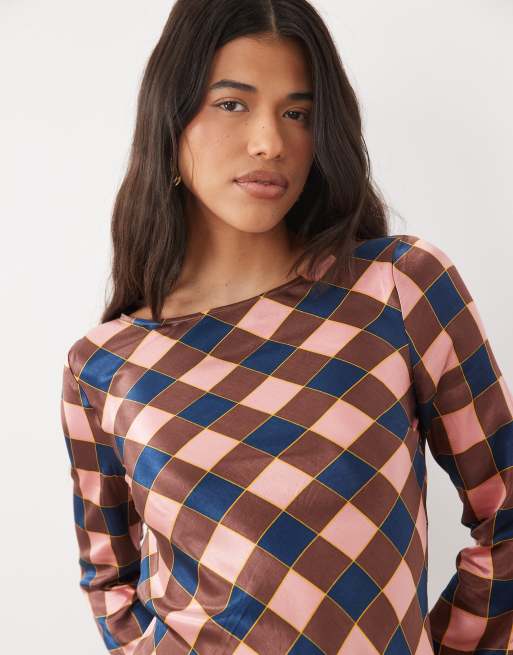 Nobody's Child Romy satin bell sleeve mini dress in pink check, 3 of 4