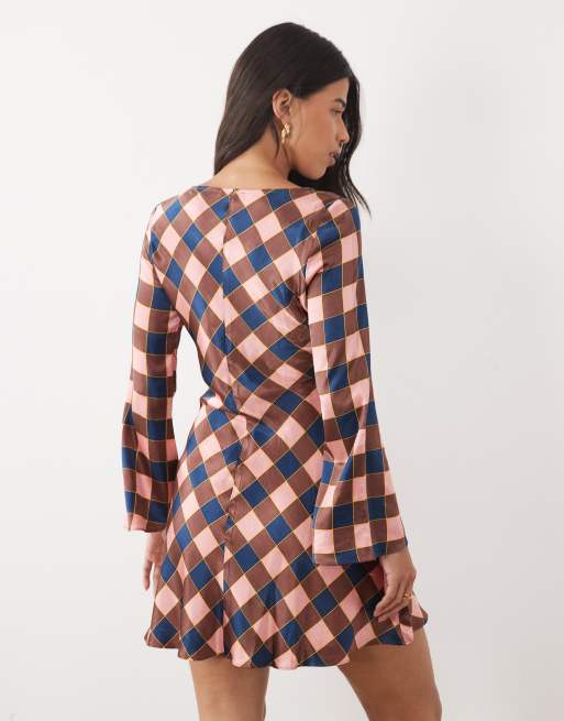 white and blue checkered dress shirt Bold Diamond Butter Rib yet short enough to Knee Length Green Party Size:XL/52