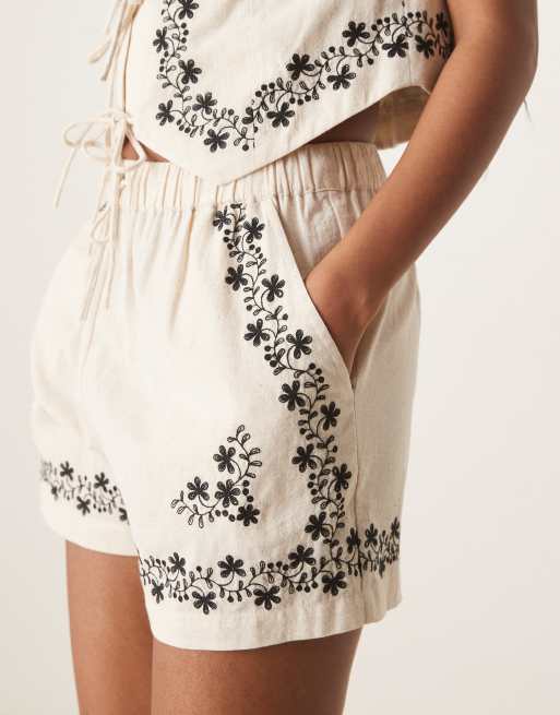 Nobody's Child Rosie embroidered shorts in beige - part of a set