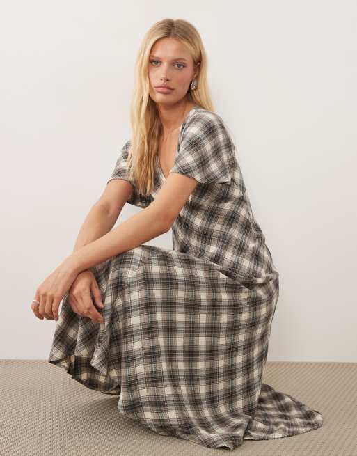 Nobody's Child Rowena v-neck flutter sleeve brushed midi dress in brown check, 2 of 4