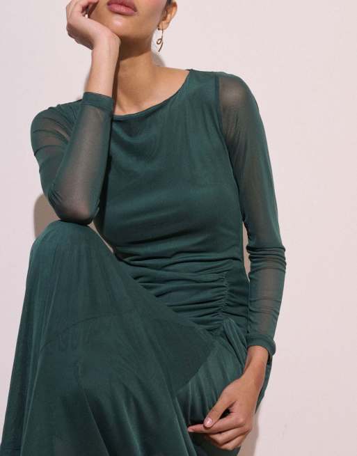 Nobody's Child Ruched hailey midi dress in green, 3 of 5
