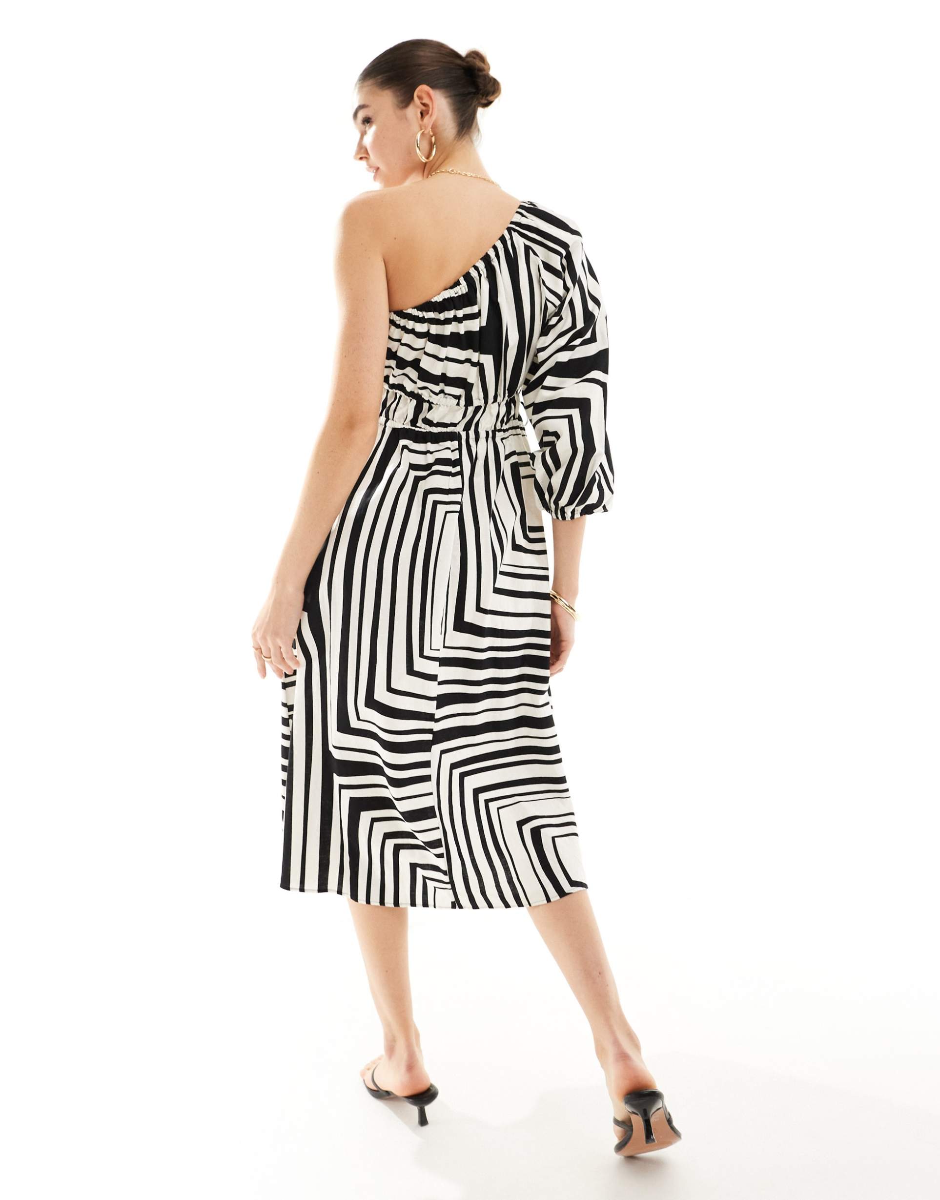 nobody's child saffy one shoulder linen mix midi dress in mono print