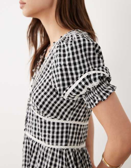 Nobody's Child Saffy v-neck puff sleeve midi dress in black gingham , 2 of 4