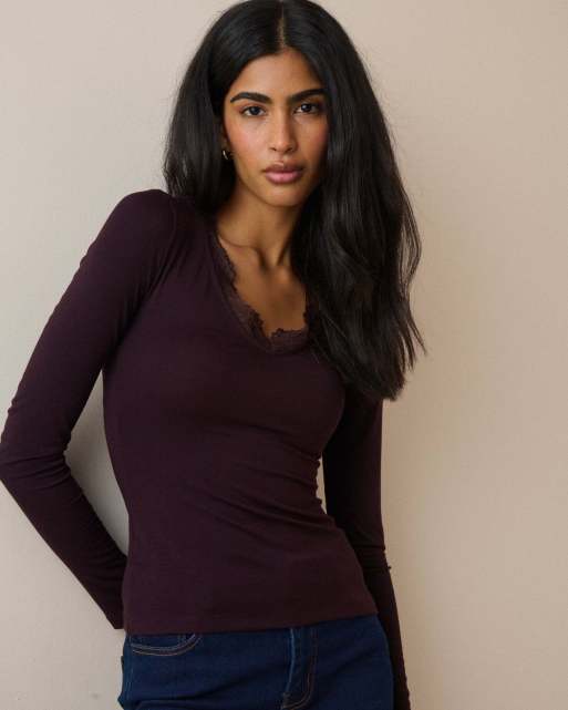 Nobody's Child Scalloped lace trim modal-rich top in burgundy, 4 of 5