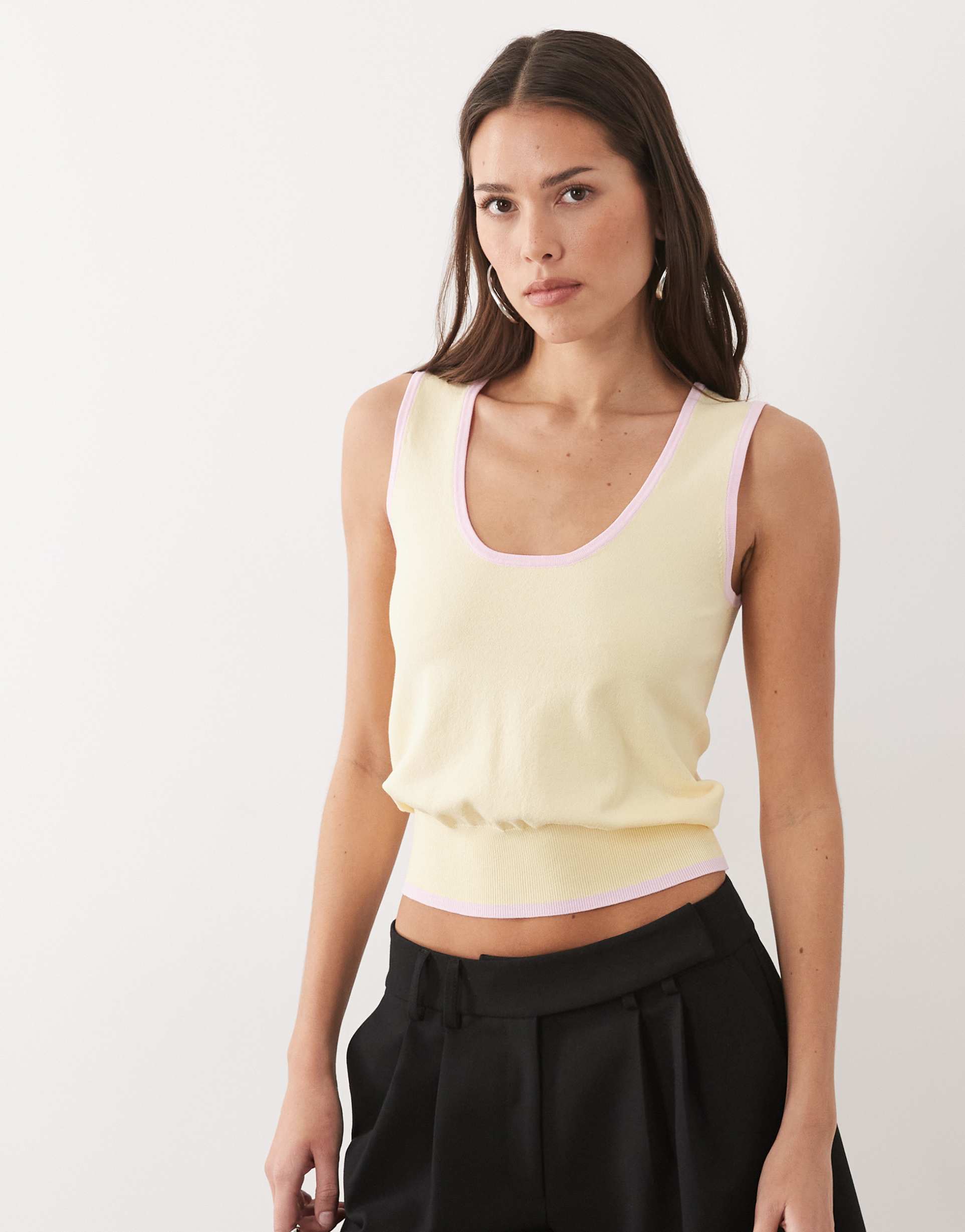 nobody's child scoop neck pink contrast hem tank top in yellow