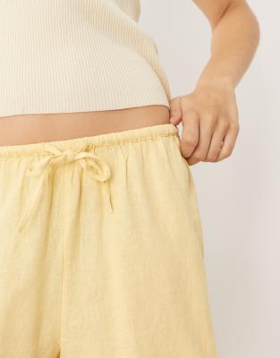 Nobody's Child Shannon Tie Waist Shorts In Yellow