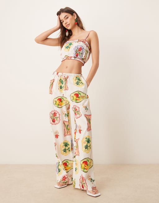 Nobody's Child - Shona - Broek met rechte pijpen in ansichtkaart- en fruitprint, deel van co-ord set