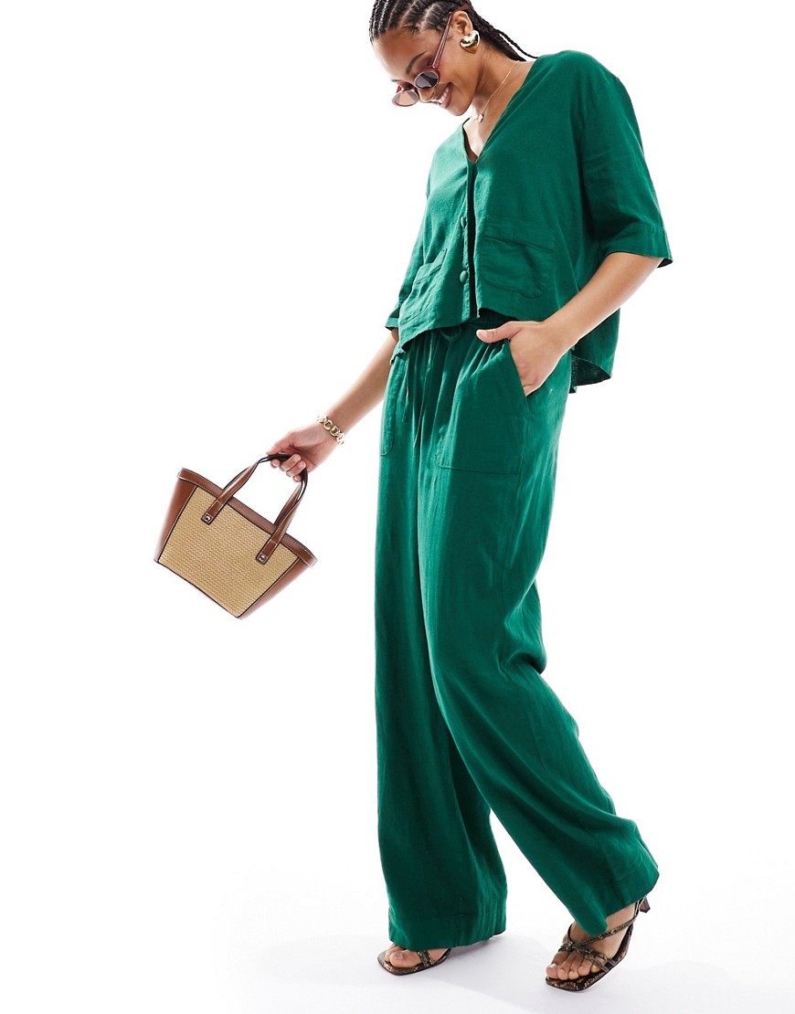 Shona linen pants in green - part of a set