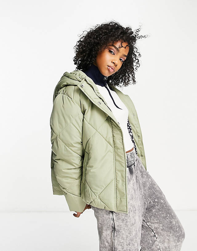 Nobody's Child - short swirl quilted jacket in green
