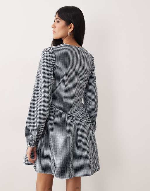 Nobody's Child Sienna cotton scallop edge embroidered collar button front mini dress in blue gingham, 4 of 4