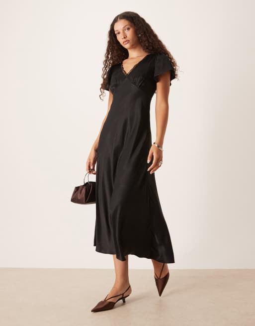 Nobody's Child – Sienna – Czarna sukienka maxi z dekoltem w kształcie litery V i koronkowym wykończeniem
