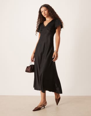 Nobody's Child - Sienna - Midaxikleid in Schwarz mit V-Ausschnitt und Spitzenborte