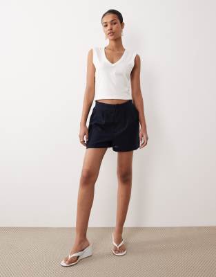 Silsoe - Short épuré en lin mélangé - Bleu marine 38
