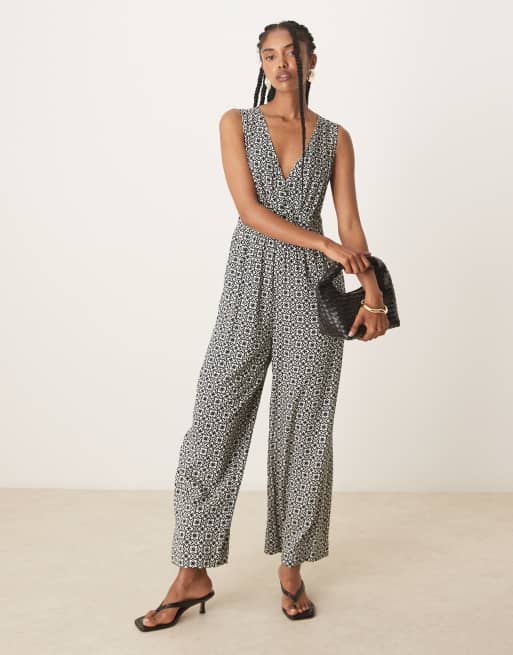 Nobody's Child Starlight sleeveless jumpsuit in mono geo print, 2 of 4