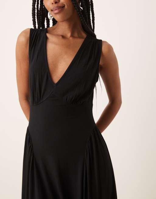 Nobody's Child Starlight structured jersey midi dress in black, 2 of 4