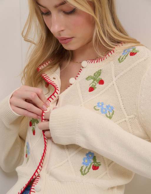 Nobody's Child Strawberry embroidered cardigan in cream, 3 of 4