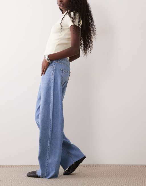 Nobody's Child stretch horseshoe seam detail jeans in blue, 2 of 5