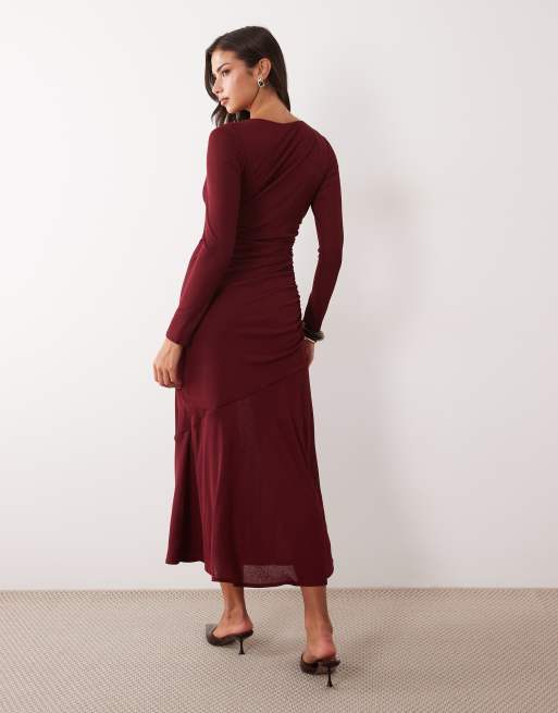 Nobody's Child Tallulah Midikleid mit U-Boot-Ausschnitt und Chiffon-Saum in Burgunderrot, 4 von 4