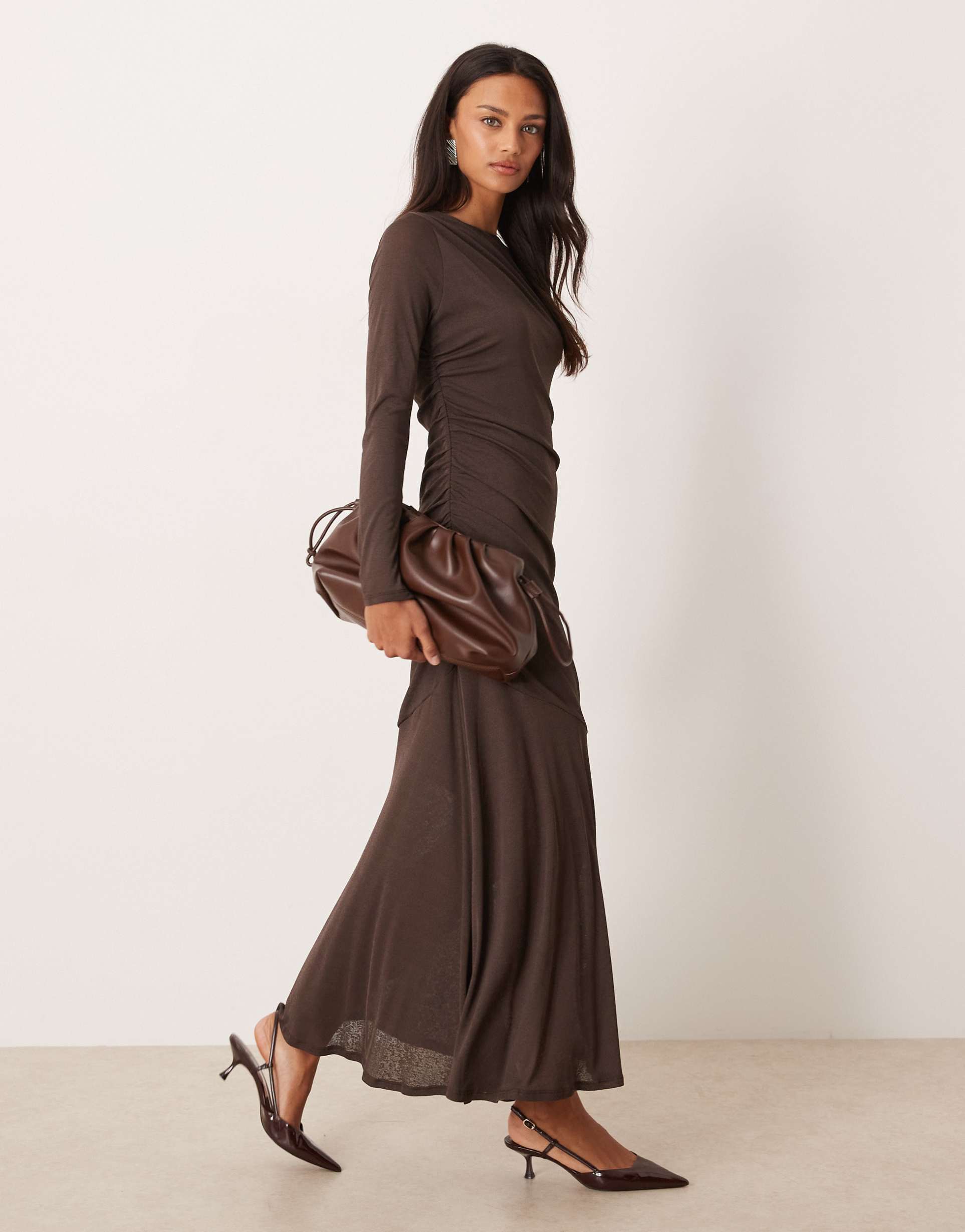 nobody's child tallulah ruched jersey long sleeve midi dress in brown