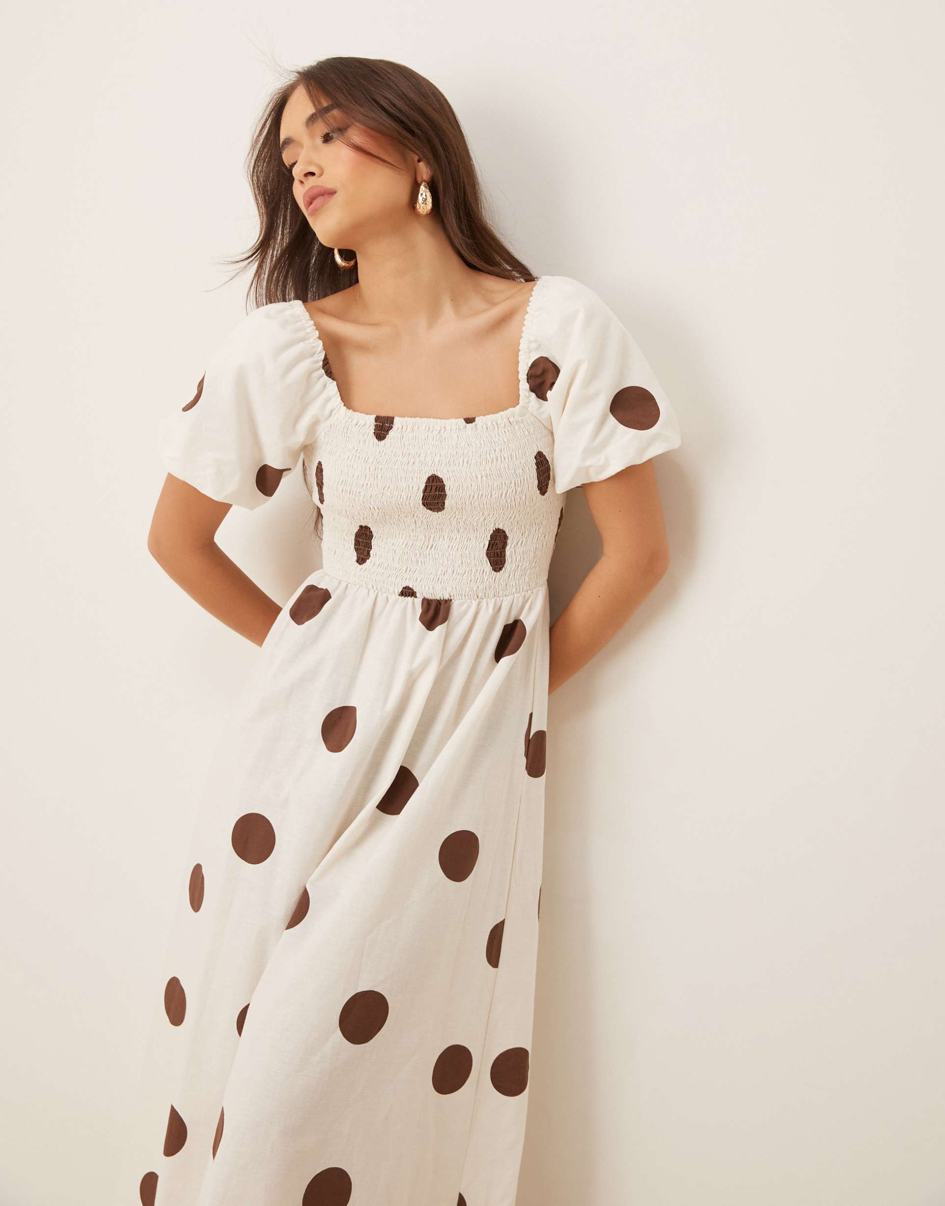 nobody's child tasmin puff sleeve midi dress in ivory and chocolate spot