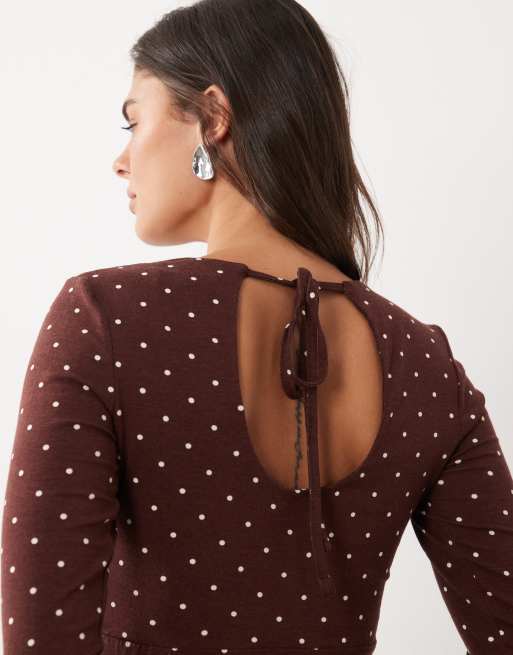 Nobody's Child Tate robe courte en jersey à col rond, taille cintrée, à pois chocolat, 3 de 4