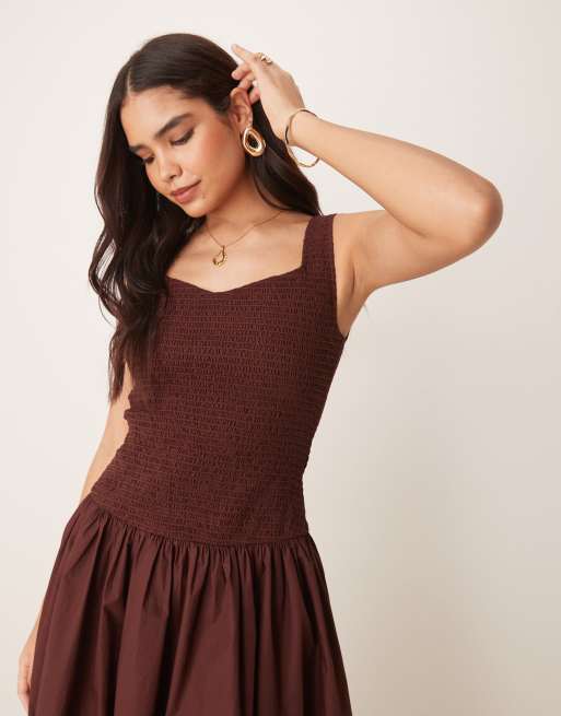Nobody's Child Thalia shirred bodice drop hem midi dress in chocolate, 3 of 4