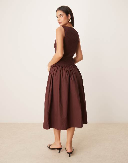 Nobody's Child Thalia shirred bodice drop hem midi dress in chocolate, 4 of 4