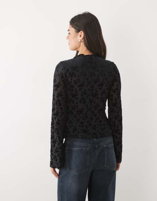 Nobody's Child - top de manga larga con cuello de pico y devoré floral negro, 4 de 4