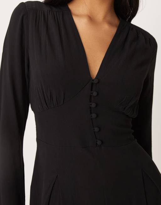 Nobody's Child Valencia v-neck button front pleated leg jumpsuit in black, 3 of 4