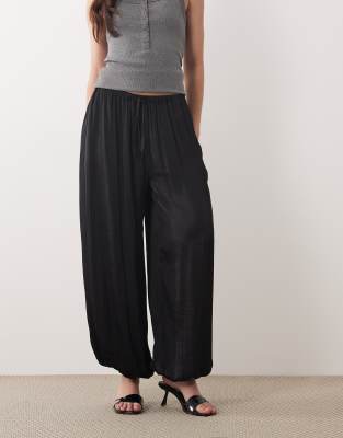 Nobody's Child Vida Balloon Pants In Black