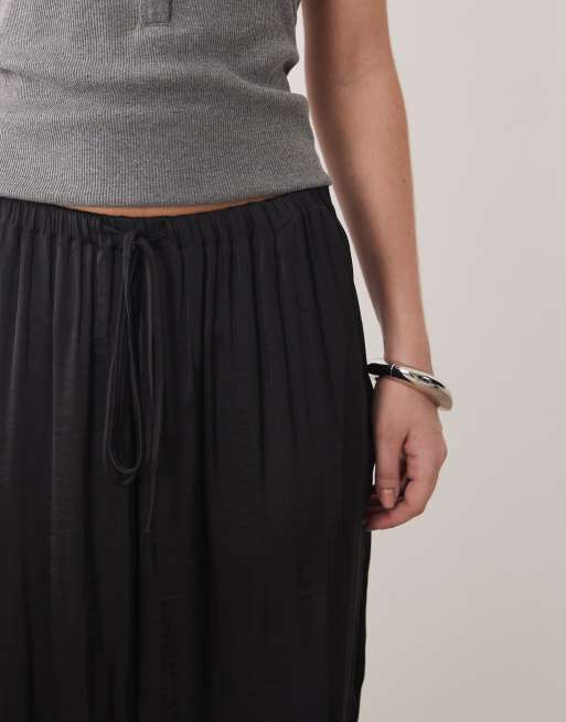 Nobody's Child - Vida - Pantalon bouffant en satin noué à la taille - Noir, 5 de 5