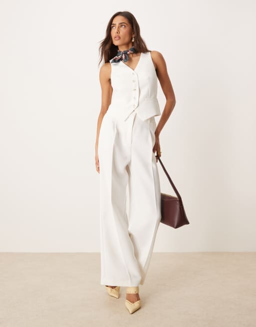 Nobody's Child Vinnie crepe tailored waistcoat co-ord in white, 4 of 4